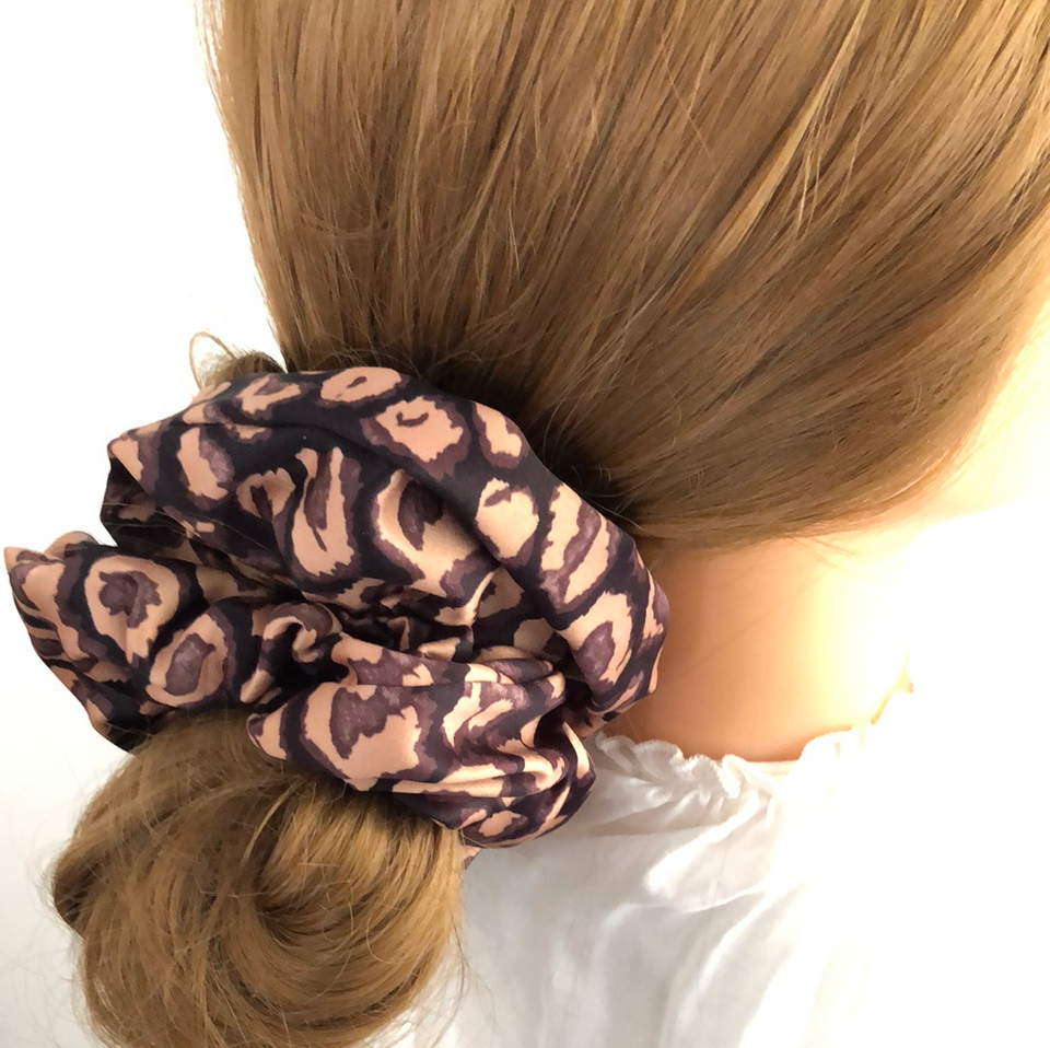 Julie - Oversized Scrunchie