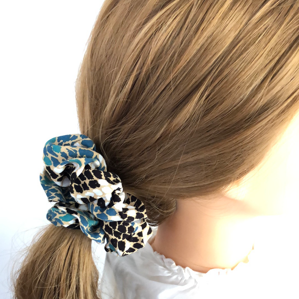 Sandra - Classic Scrunchie